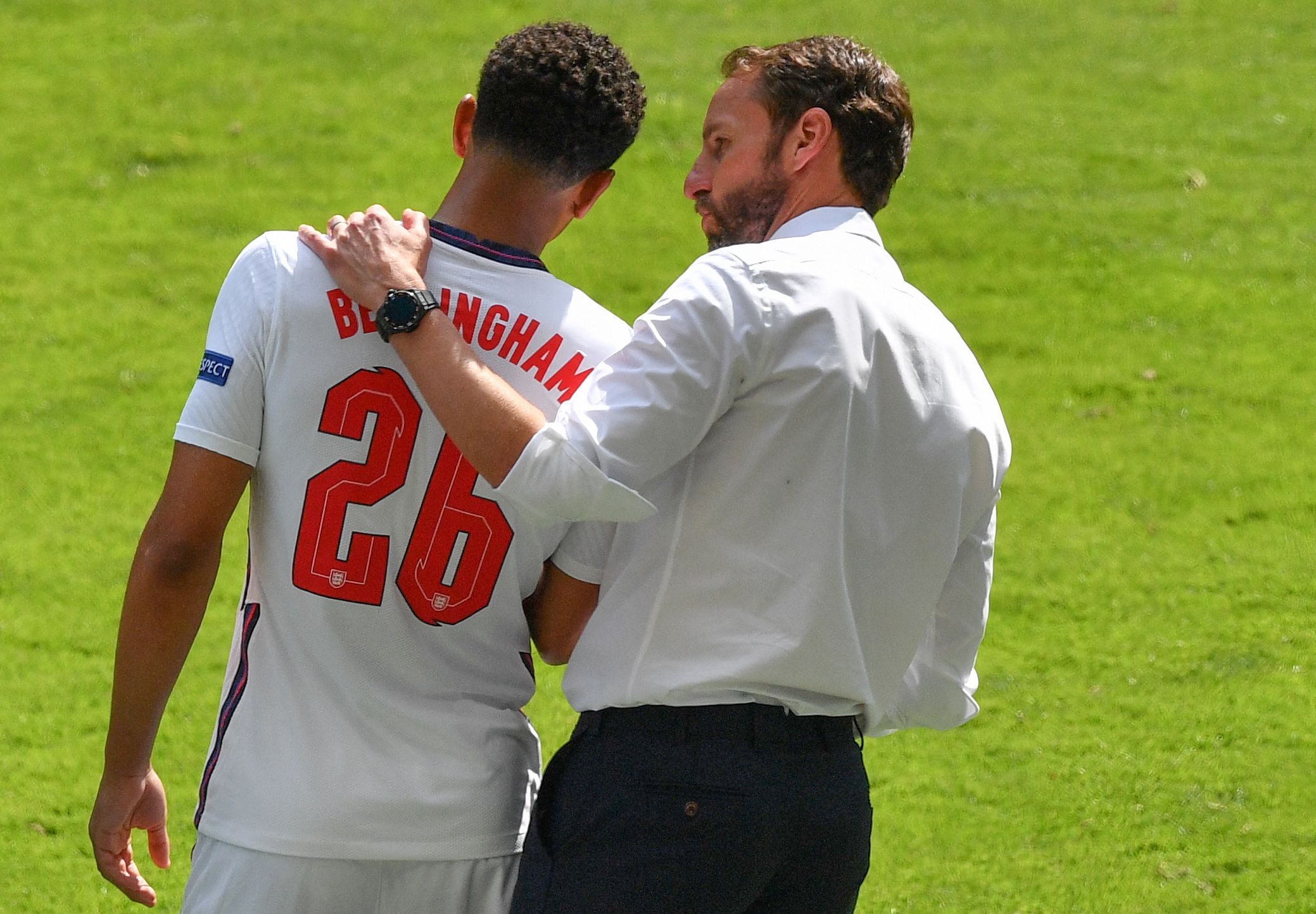 是用近点牵 是用近点牵