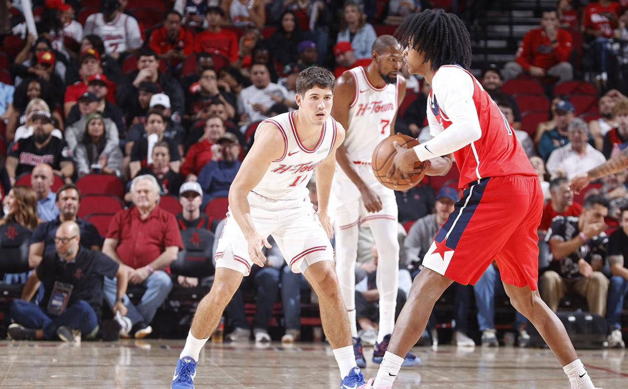 随后由辅助 随后由辅助